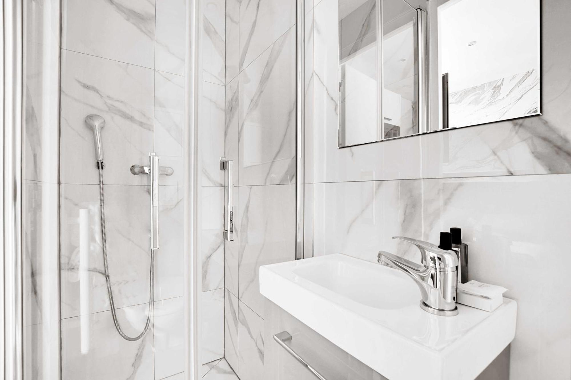 Apartamento Modern Sutdio For 2 With A-C - Near Montmartre París Exterior foto